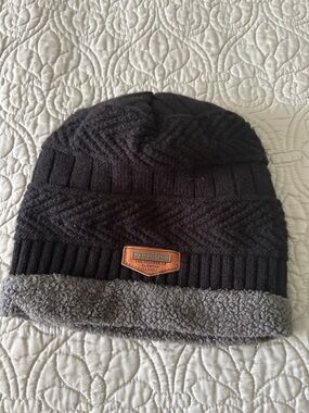 Black Knit Beanie with Fleece Lining